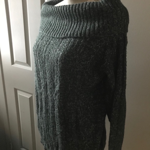 Hot sweater - Picture 2 of 3